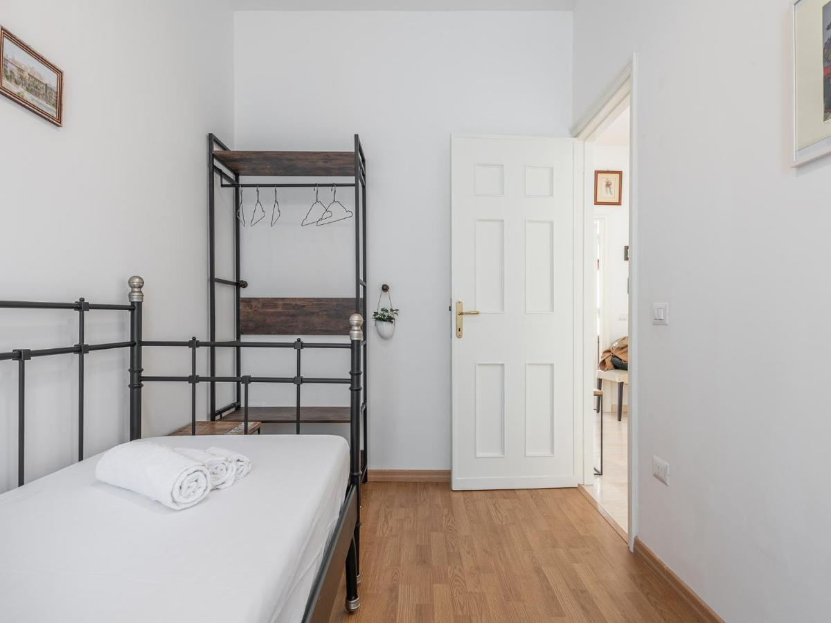 Apartment On Shopping Street Cagliari Exterior foto